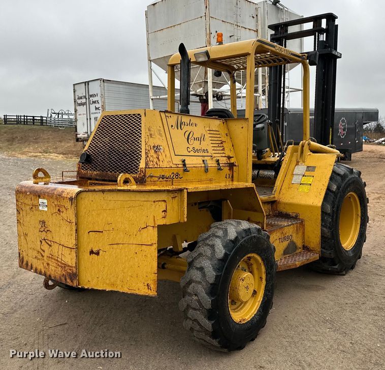 image for item OA9664 2005 Mastercraft C-06-1306 forklift