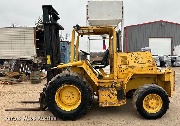 image for item OA9664 2005 Mastercraft C-06-1306 forklift