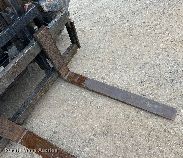 image for item OA9664 2005 Mastercraft C-06-1306 forklift