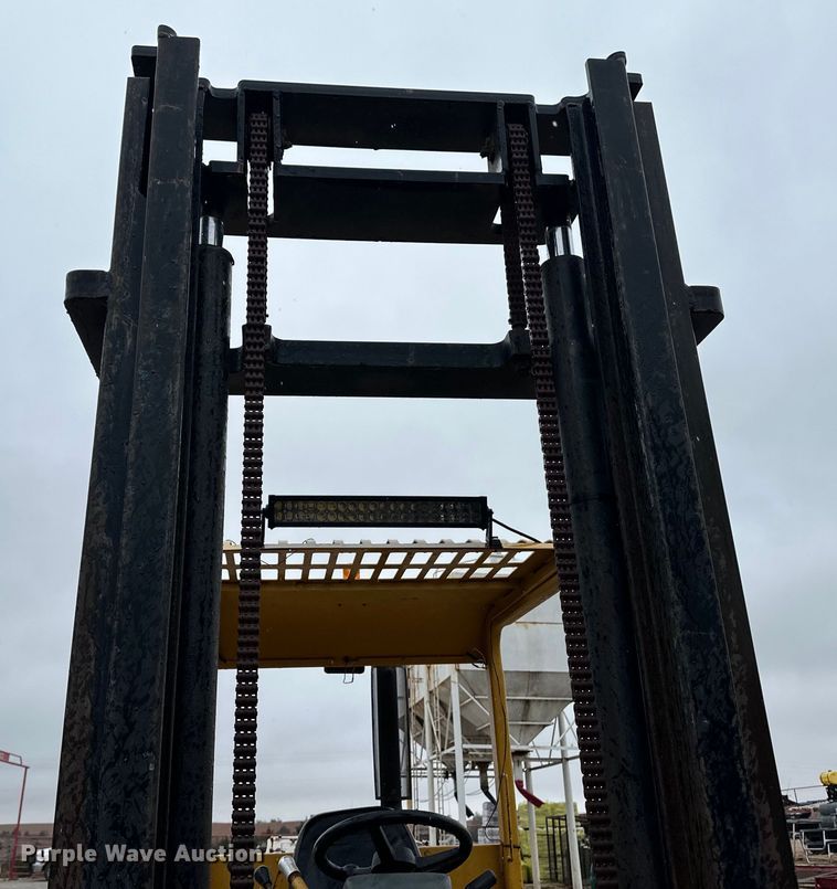 image for item OA9664 2005 Mastercraft C-06-1306 forklift