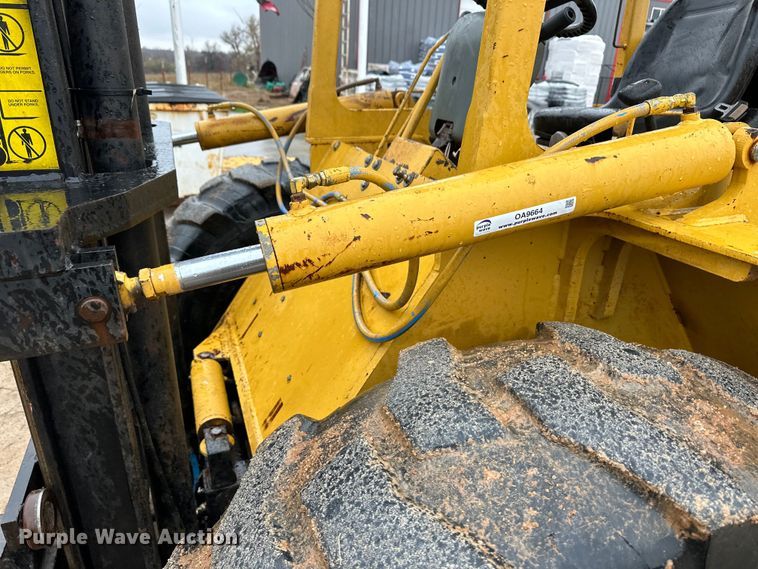 image for item OA9664 2005 Mastercraft C-06-1306 forklift