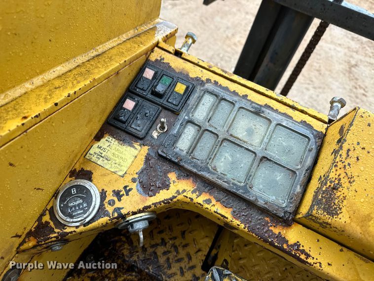 image for item OA9664 2005 Mastercraft C-06-1306 forklift