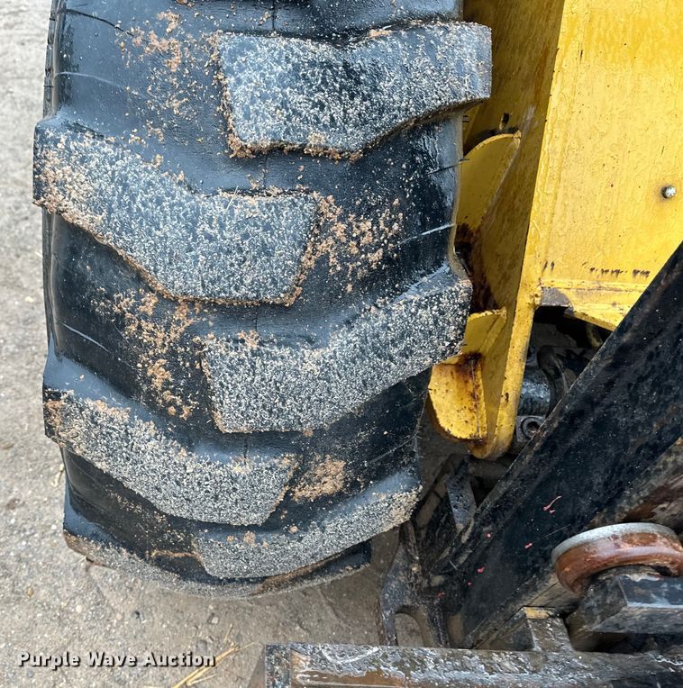 image for item OA9664 2005 Mastercraft C-06-1306 forklift