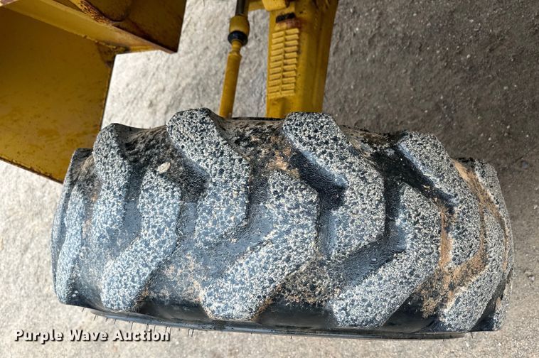 image for item OA9664 2005 Mastercraft C-06-1306 forklift