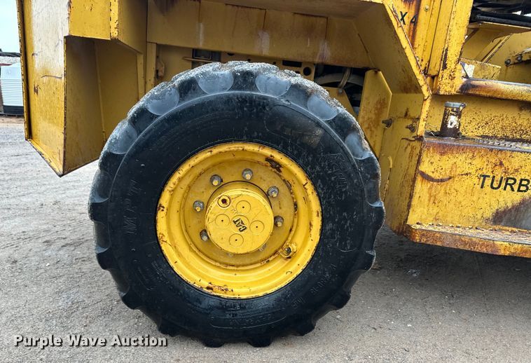 image for item OA9664 2005 Mastercraft C-06-1306 forklift