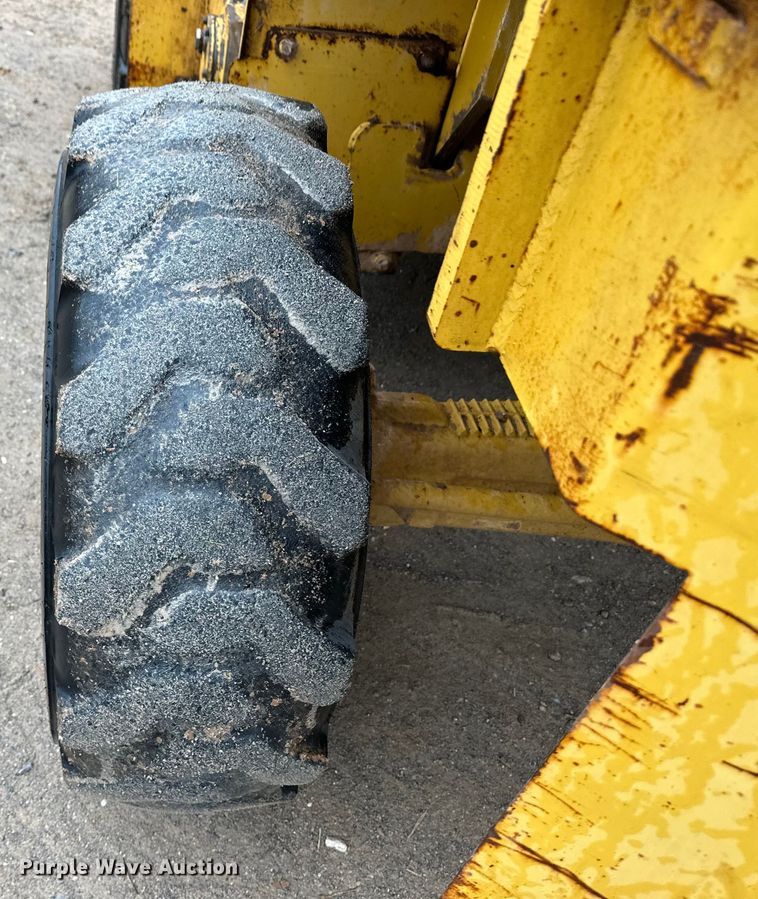 image for item OA9664 2005 Mastercraft C-06-1306 forklift