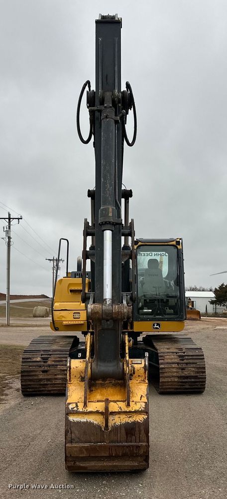 image for item OA9665 2015 John Deere 210G LC excavator