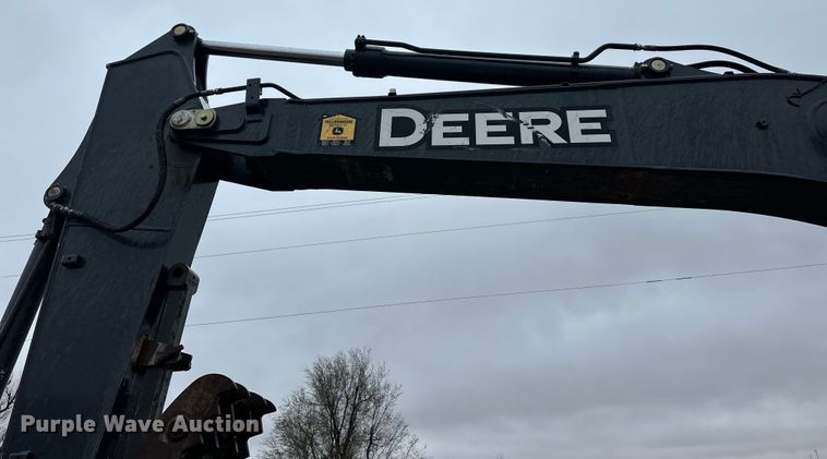 image for item OA9665 2015 John Deere 210G LC excavator