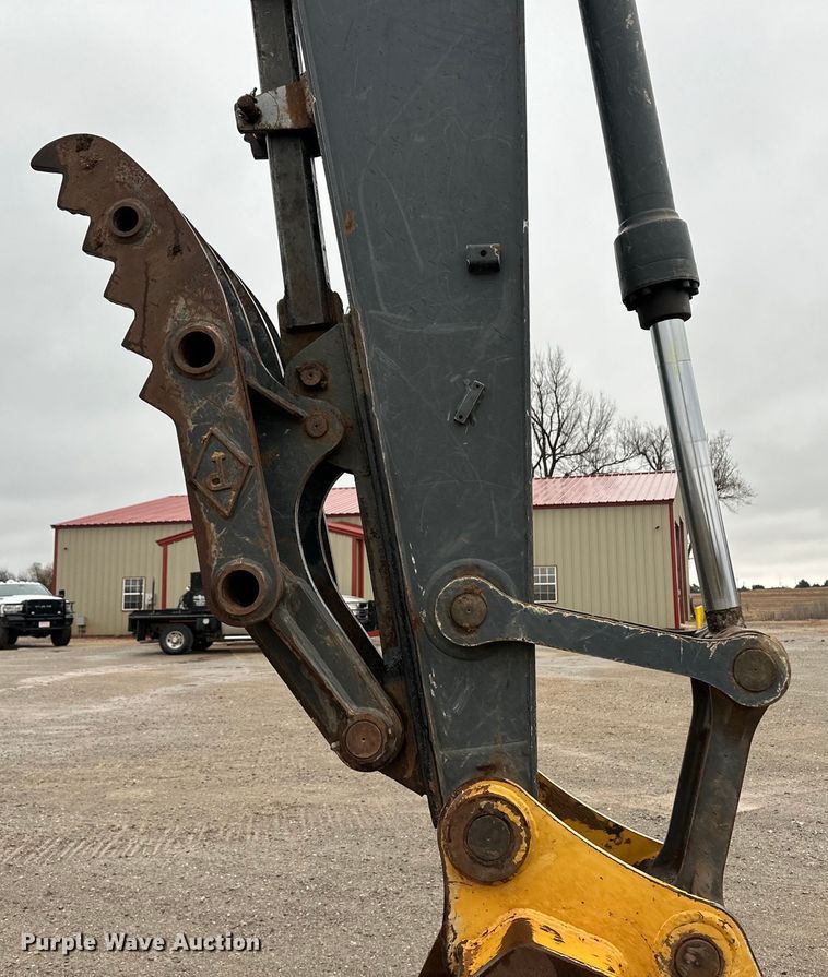 image for item OA9665 2015 John Deere 210G LC excavator