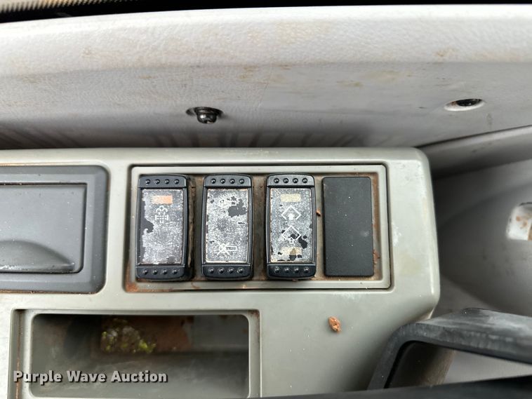 image for item OA9665 2015 John Deere 210G LC excavator