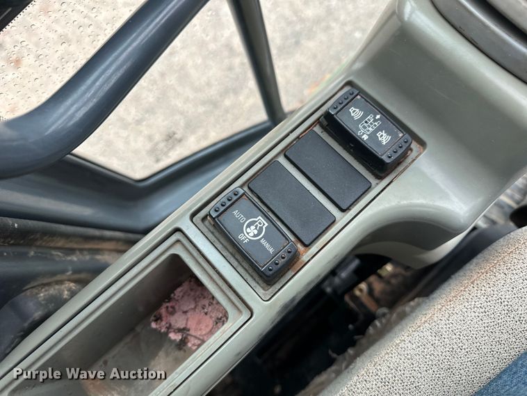 image for item OA9665 2015 John Deere 210G LC excavator