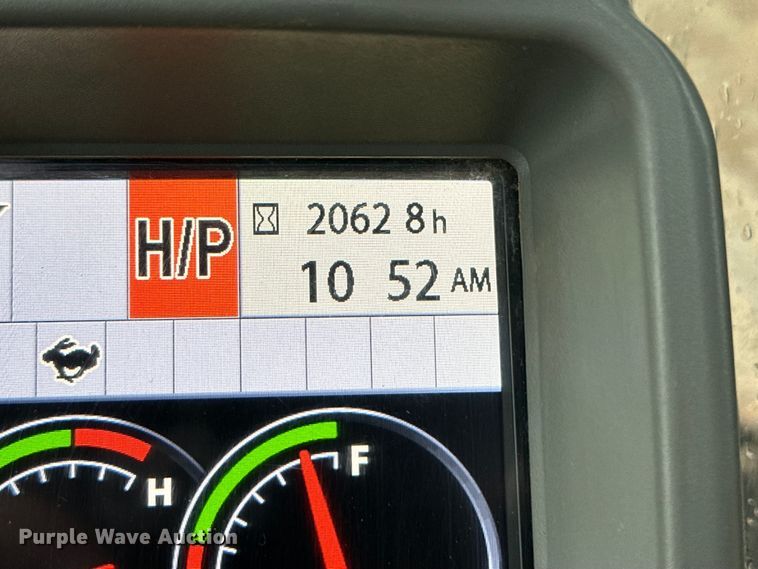 image for item OA9665 2015 John Deere 210G LC excavator