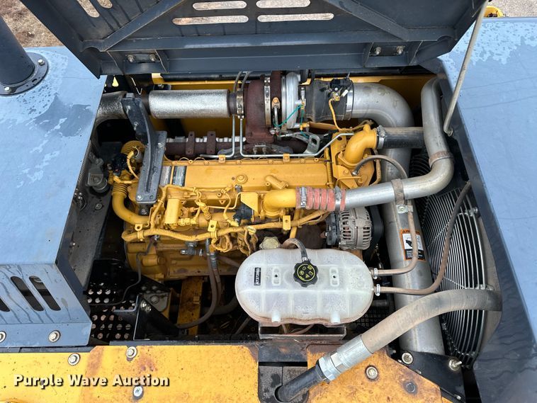 image for item OA9665 2015 John Deere 210G LC excavator