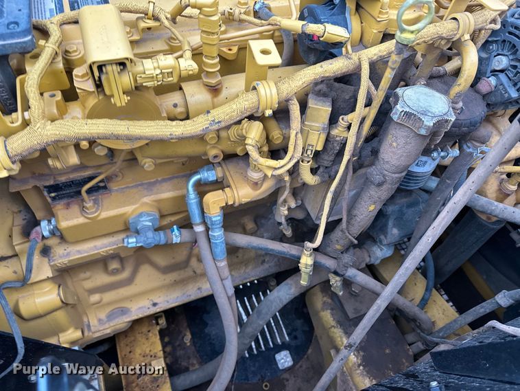 image for item OA9665 2015 John Deere 210G LC excavator