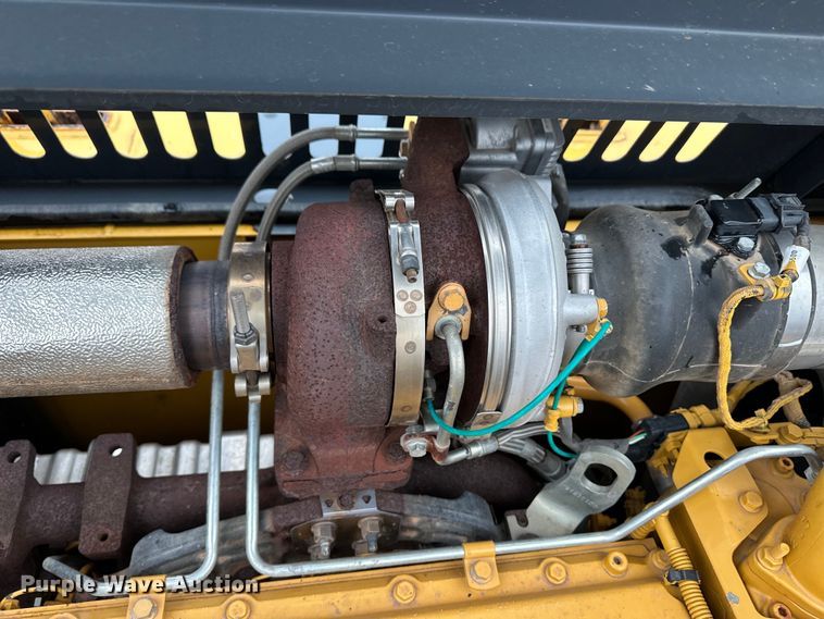 image for item OA9665 2015 John Deere 210G LC excavator