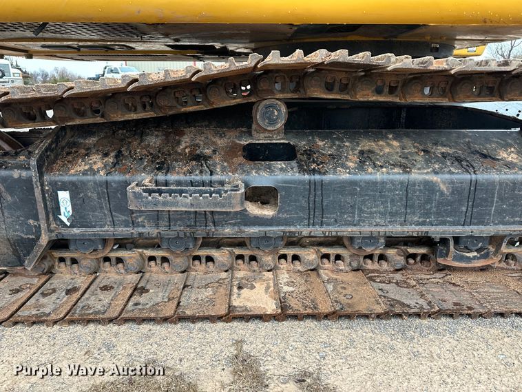 image for item OA9665 2015 John Deere 210G LC excavator