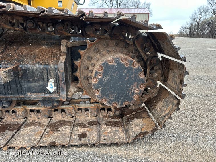 image for item OA9665 2015 John Deere 210G LC excavator