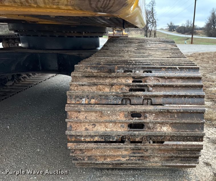 image for item OA9665 2015 John Deere 210G LC excavator