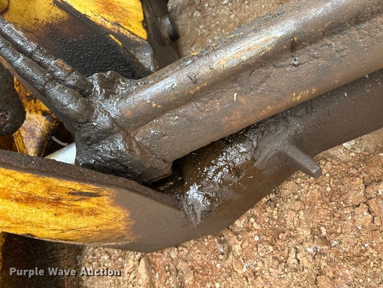 image for item OA9666 1995 John Deere 750C dozer