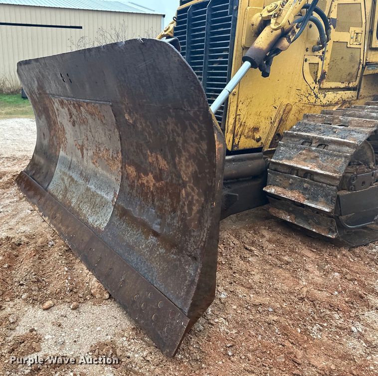 image for item OA9666 1995 John Deere 750C dozer