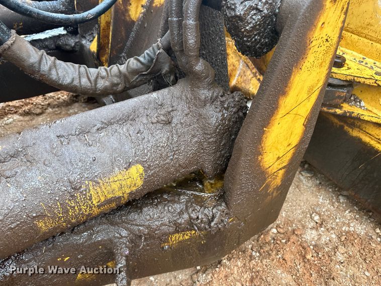 image for item OA9666 1995 John Deere 750C dozer