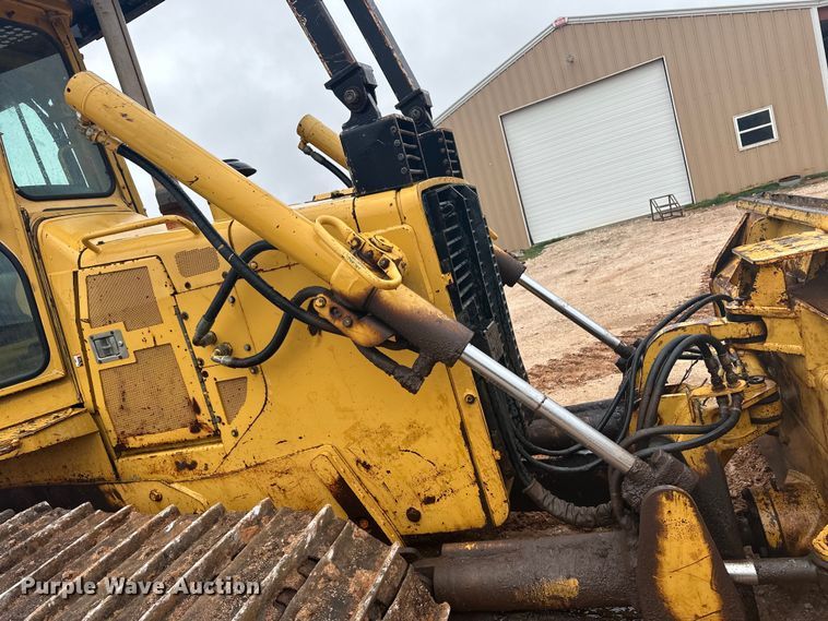 image for item OA9666 1995 John Deere 750C dozer