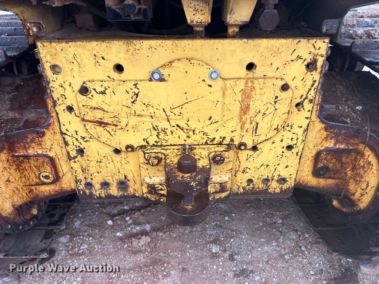 image for item OA9666 1995 John Deere 750C dozer