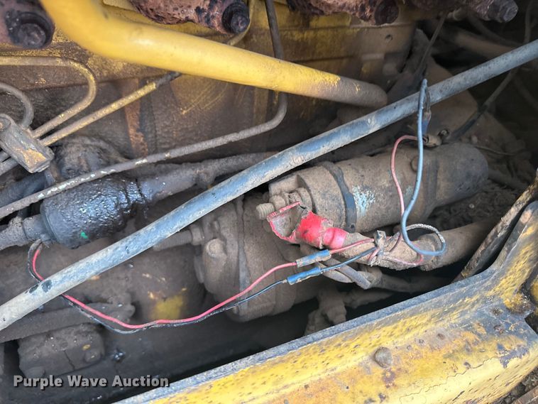 image for item OA9666 1995 John Deere 750C dozer