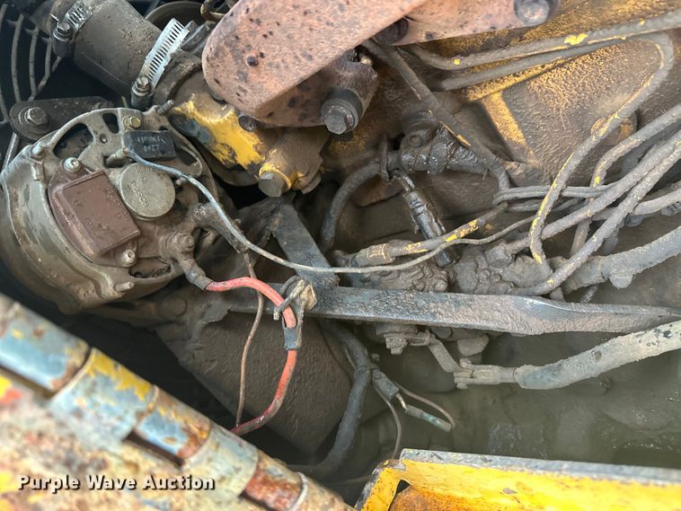 image for item OA9666 1995 John Deere 750C dozer