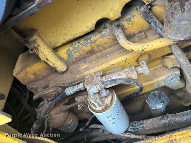 image for item OA9666 1995 John Deere 750C dozer