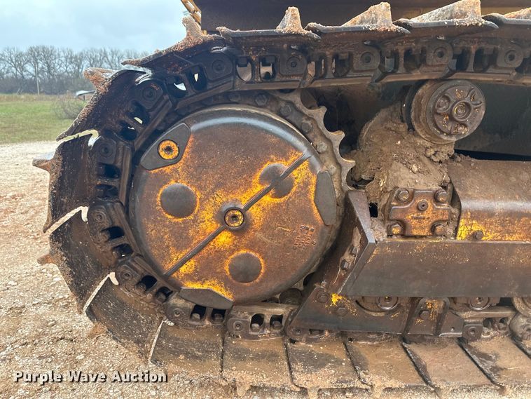 image for item OA9666 1995 John Deere 750C dozer