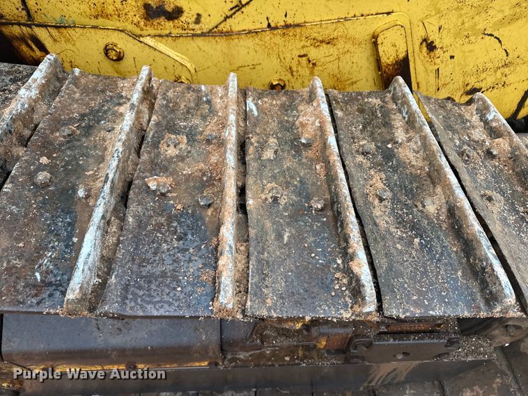 image for item OA9666 1995 John Deere 750C dozer