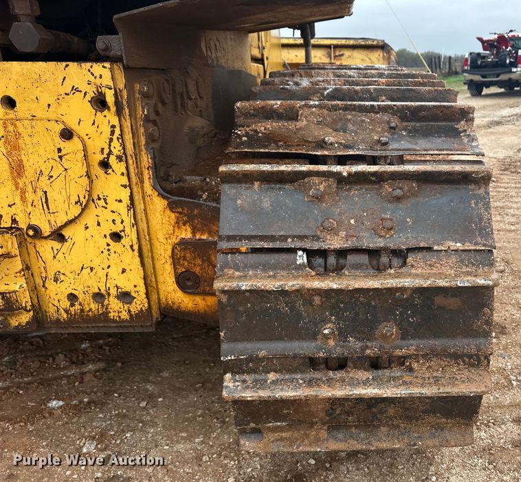 image for item OA9666 1995 John Deere 750C dozer