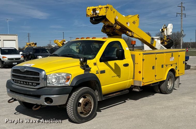 image for item OJ9660 2009 Sterling 5500 bucket truck