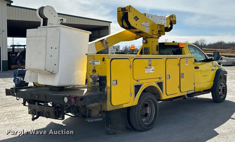 image for item OJ9660 2009 Sterling 5500 bucket truck