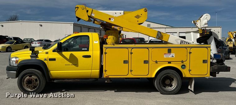 image for item OJ9660 2009 Sterling 5500 bucket truck