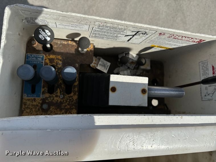 image for item OJ9660 2009 Sterling 5500 bucket truck