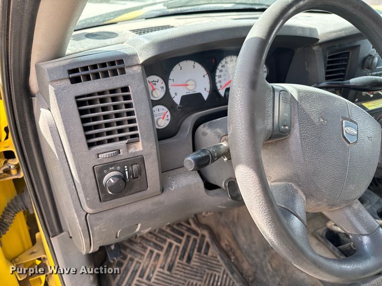 image for item OJ9660 2009 Sterling 5500 bucket truck