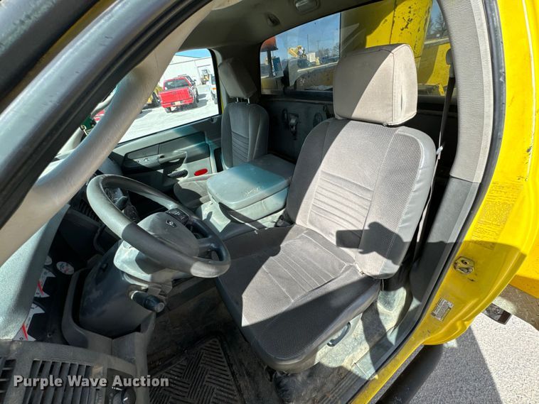 image for item OJ9660 2009 Sterling 5500 bucket truck