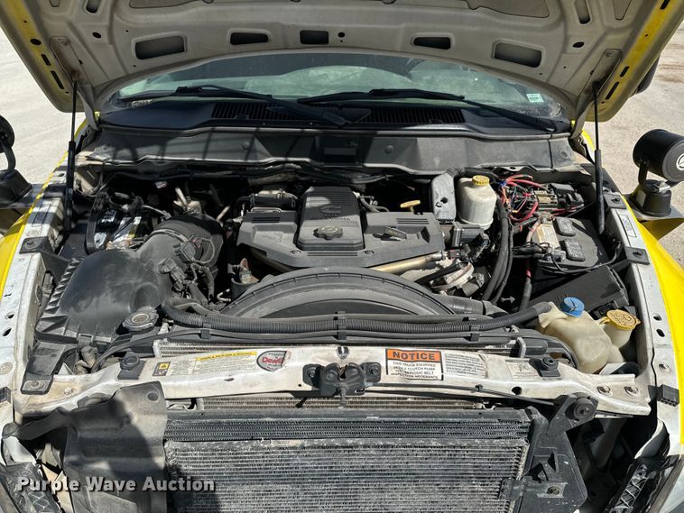 image for item OJ9660 2009 Sterling 5500 bucket truck