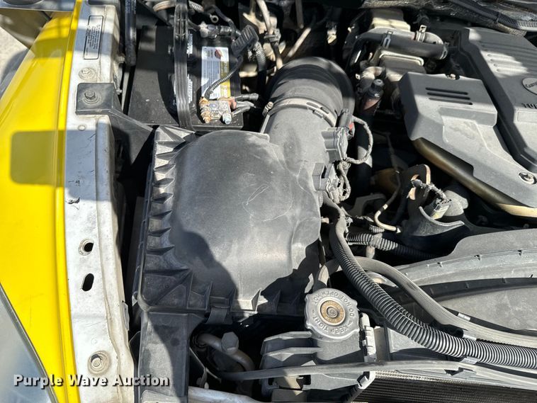 image for item OJ9660 2009 Sterling 5500 bucket truck