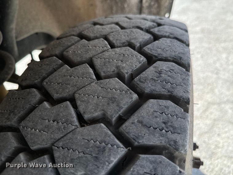 image for item OJ9660 2009 Sterling 5500 bucket truck