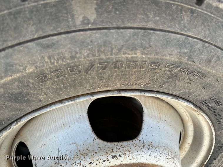 image for item OJ9660 2009 Sterling 5500 bucket truck