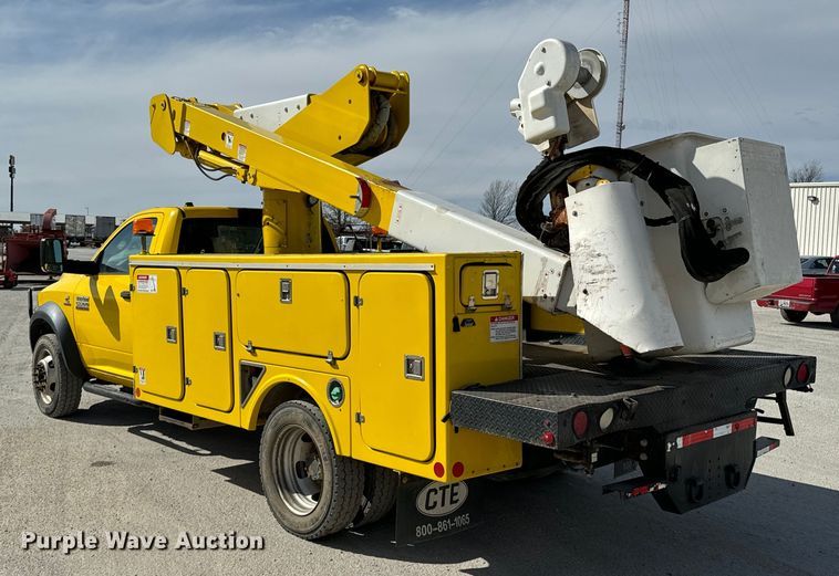 image for item OJ9661 2014 Dodge Ram 5500 bucket truck