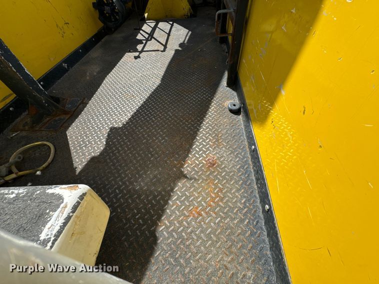 image for item OJ9661 2014 Dodge Ram 5500 bucket truck