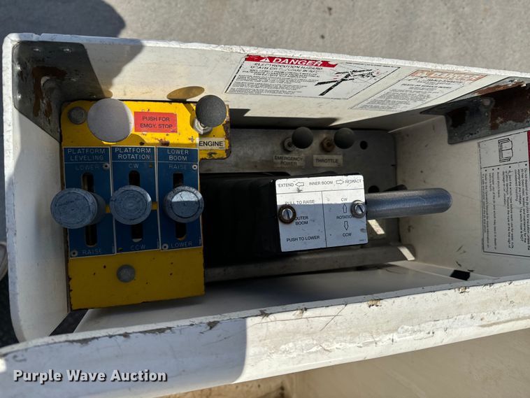 image for item OJ9661 2014 Dodge Ram 5500 bucket truck