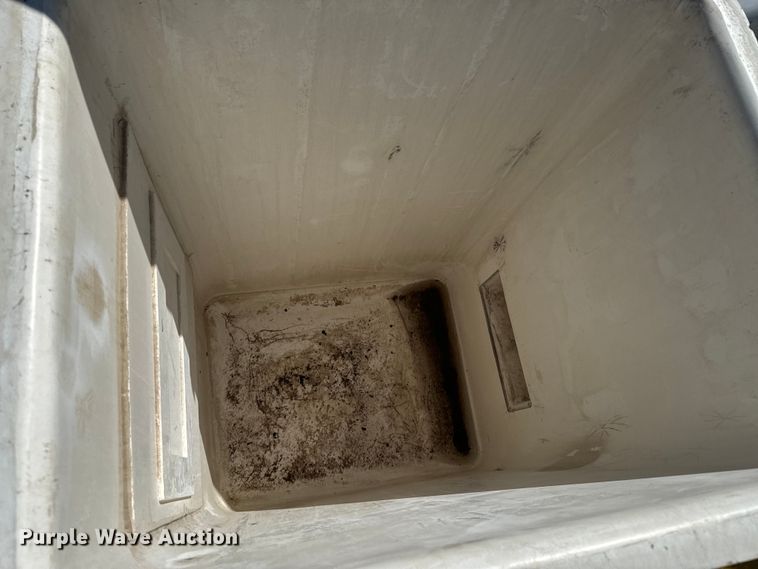 image for item OJ9661 2014 Dodge Ram 5500 bucket truck