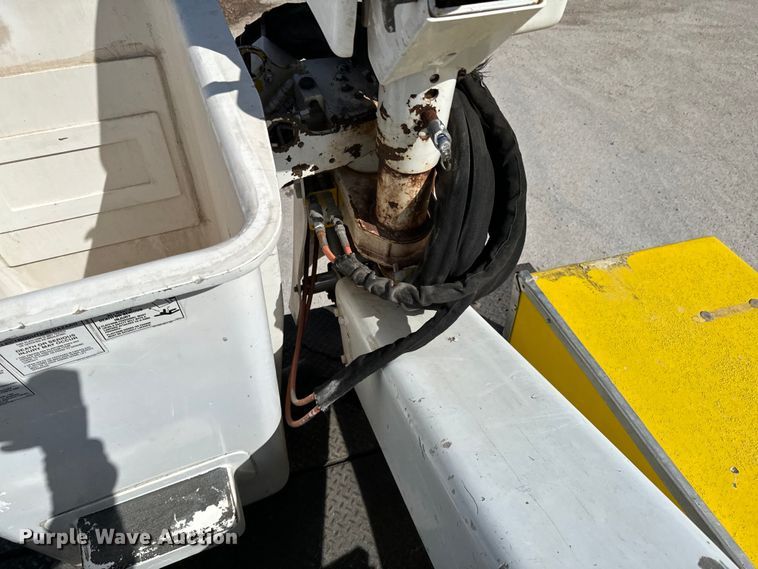 image for item OJ9661 2014 Dodge Ram 5500 bucket truck