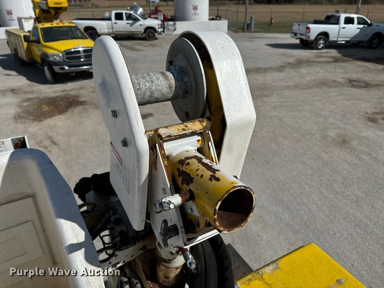 image for item OJ9661 2014 Dodge Ram 5500 bucket truck