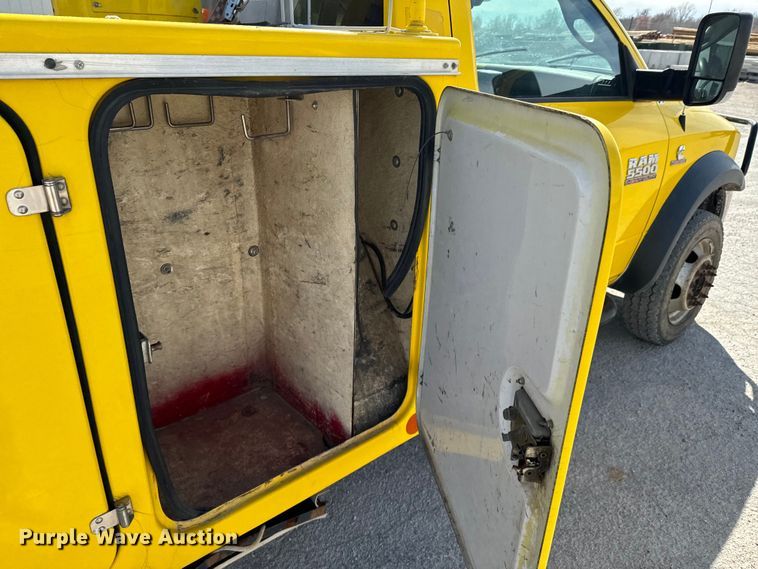 image for item OJ9661 2014 Dodge Ram 5500 bucket truck